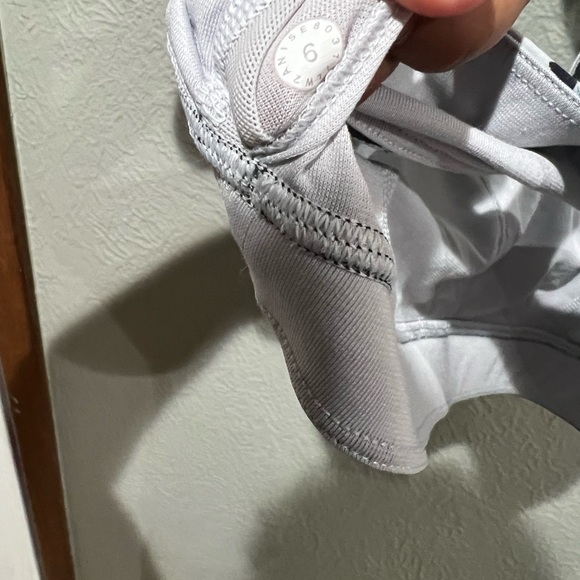 lululemon athletica break free bra is culture clash Size 6 EUC Multicolor - Picture 4 of 4